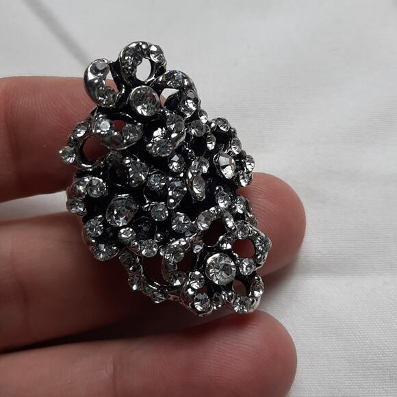 Set of Three Silver Tone & Crystal Floral Rings Size 6 - Picture 2 of 11